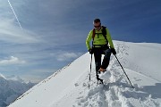 49 Scendiamo con attenzione anche agli zoccoloni di neve sotto gli scarponi ramponati!